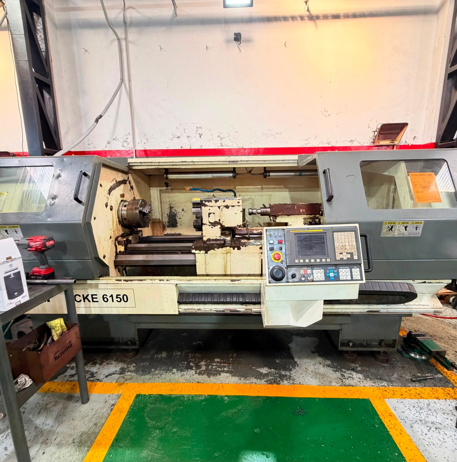 Torno CNC Clever CKE 6150 de DYV Servicios SRL